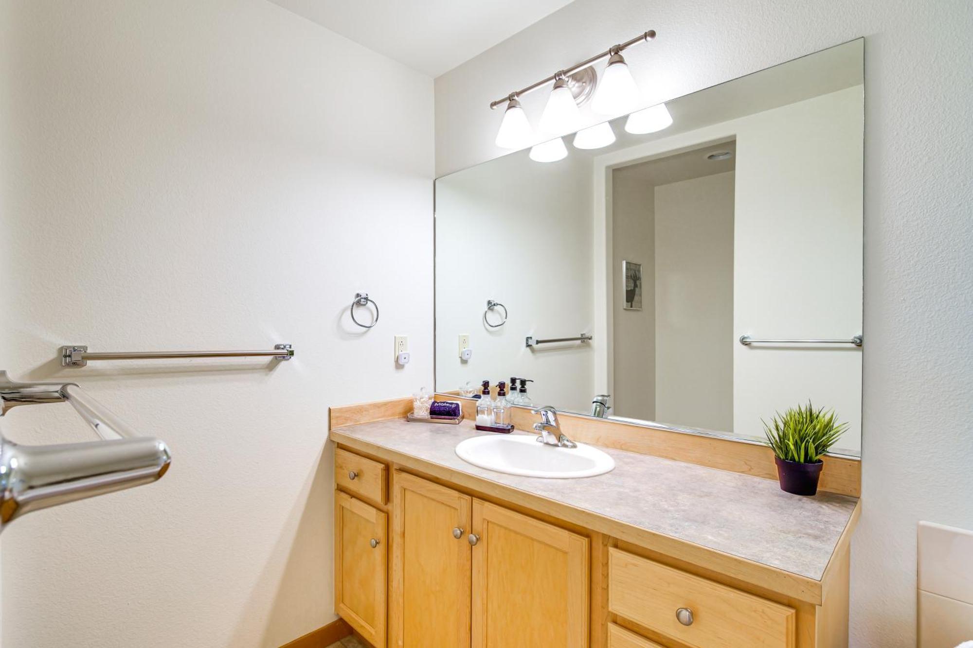 Klamath Falls Getaway With Pool And Hot Tub Access! Buitenkant foto