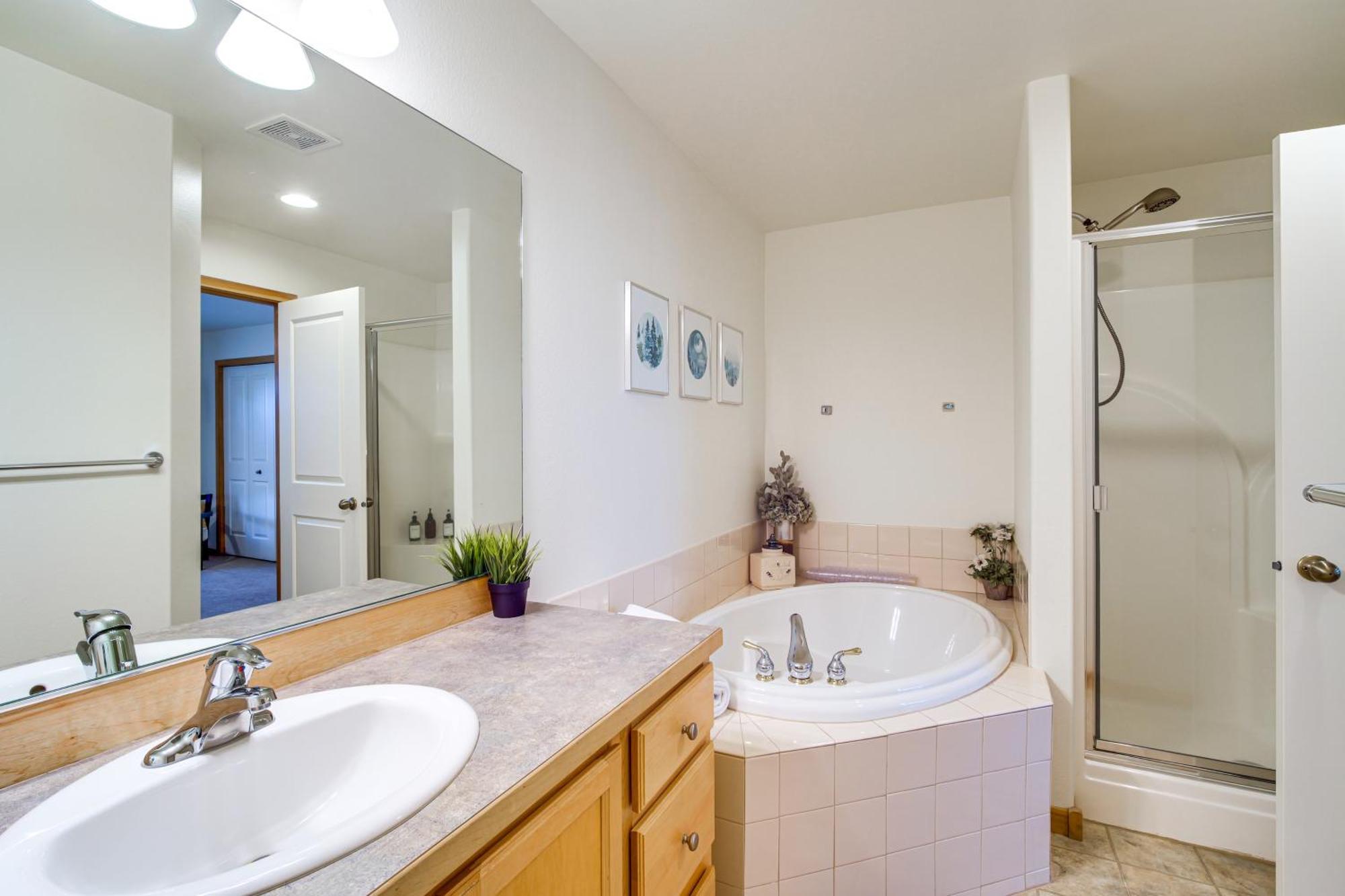 Klamath Falls Getaway With Pool And Hot Tub Access! Buitenkant foto